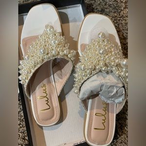 Brand new Pearl sandals by lulus